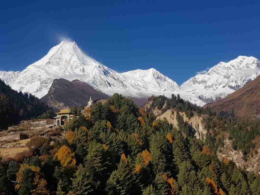 manaslu circuit trek difficulty