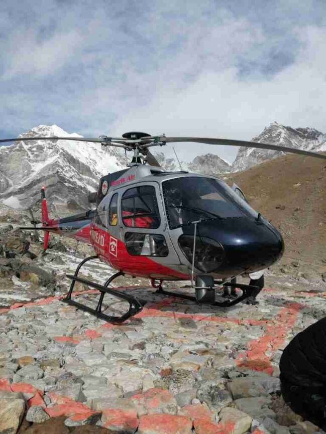 everest base camp trek with helicopter return